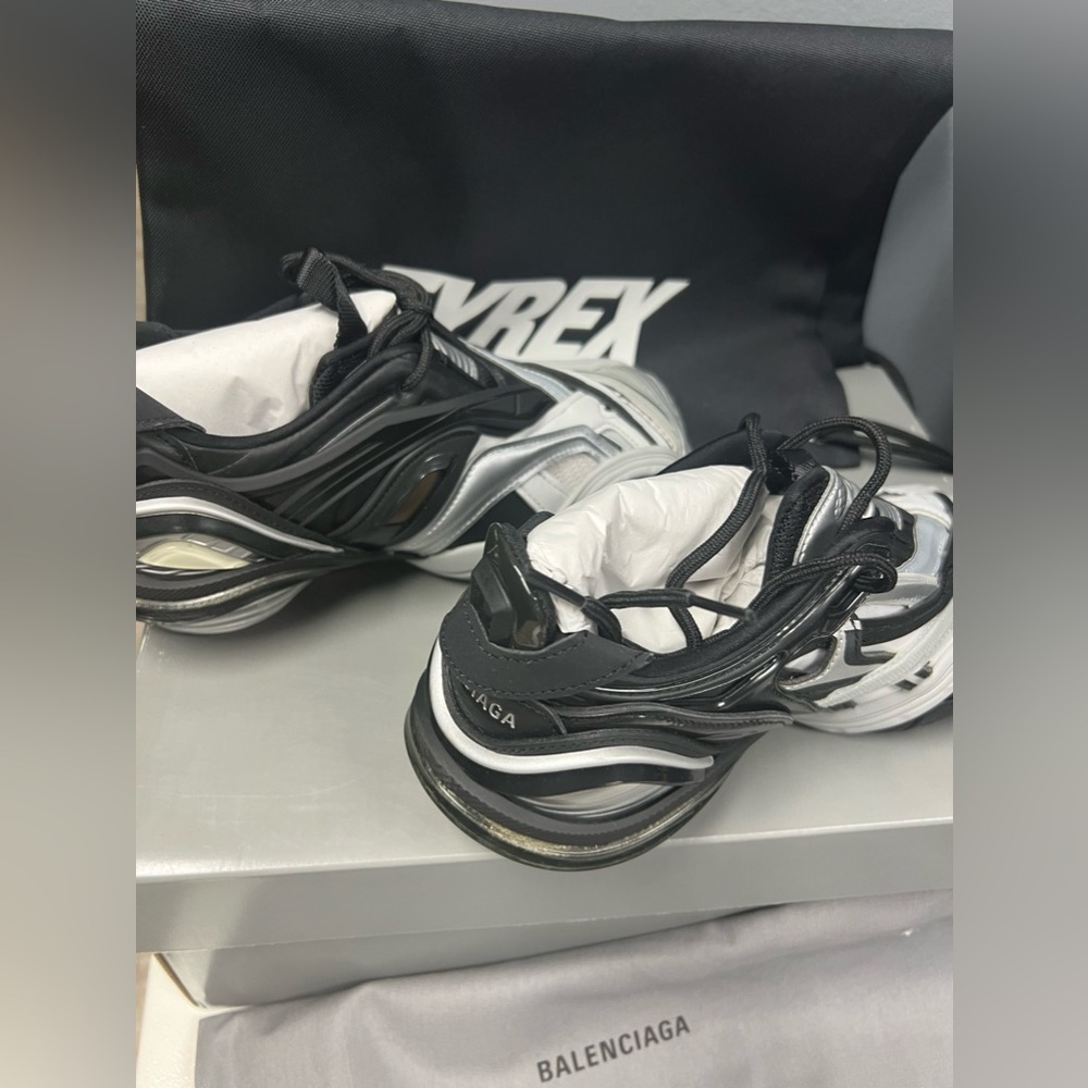 NIB- Balenciaga Tyrex sneakers black and silver - Picture 5 of 6